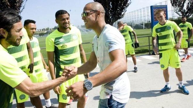 里的信任 里的信任